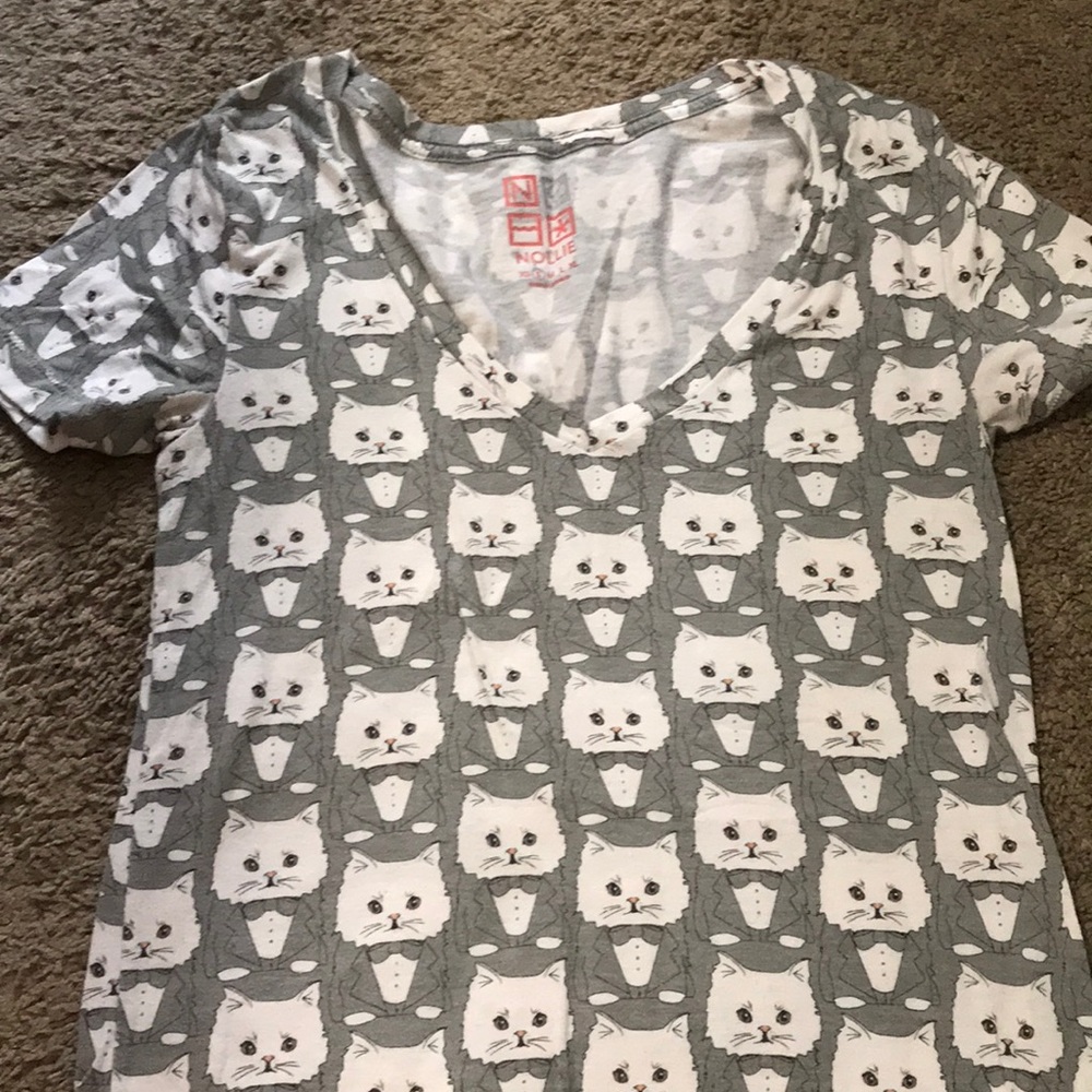Tuxedo Cat V-Neck